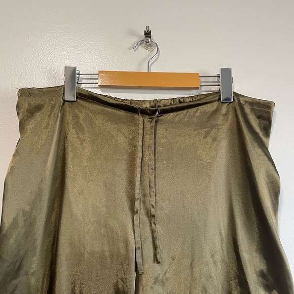 La Senza Olive Green Cargo Style Silky  Wide Leg Pants w Adjustable Leg Openings - Picture 7 of 12